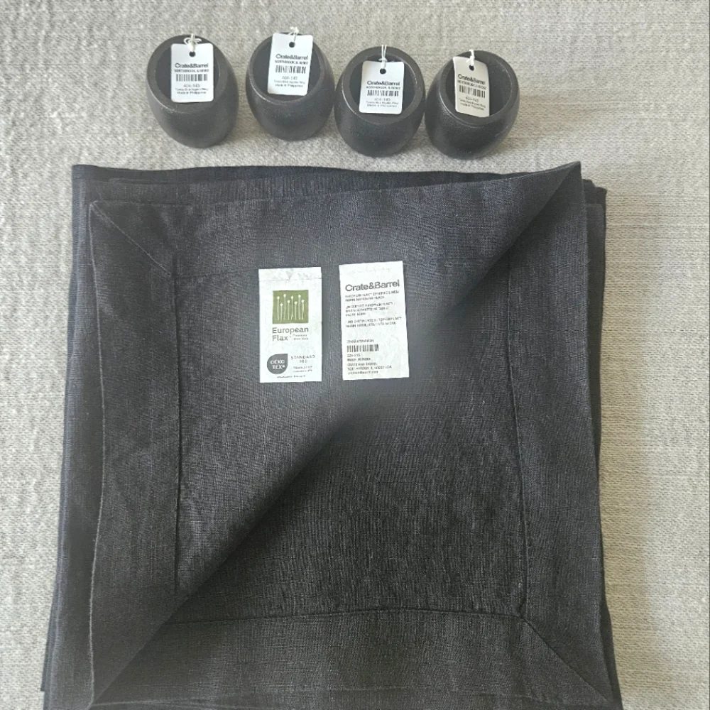 Crate&Barrel Black Linen Napkin Set
